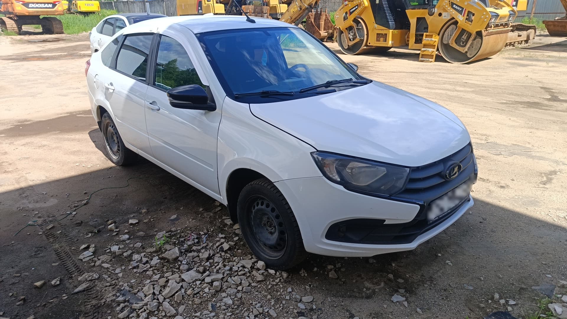 Lada Granta лифтбек - 2
