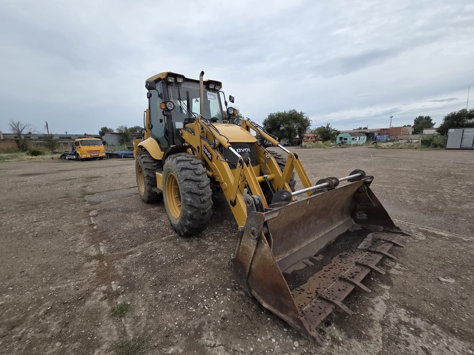 Lovol FLB468 Экскаватор-погрузчик - 2