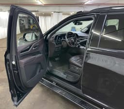 Cadillac Escalade - 8