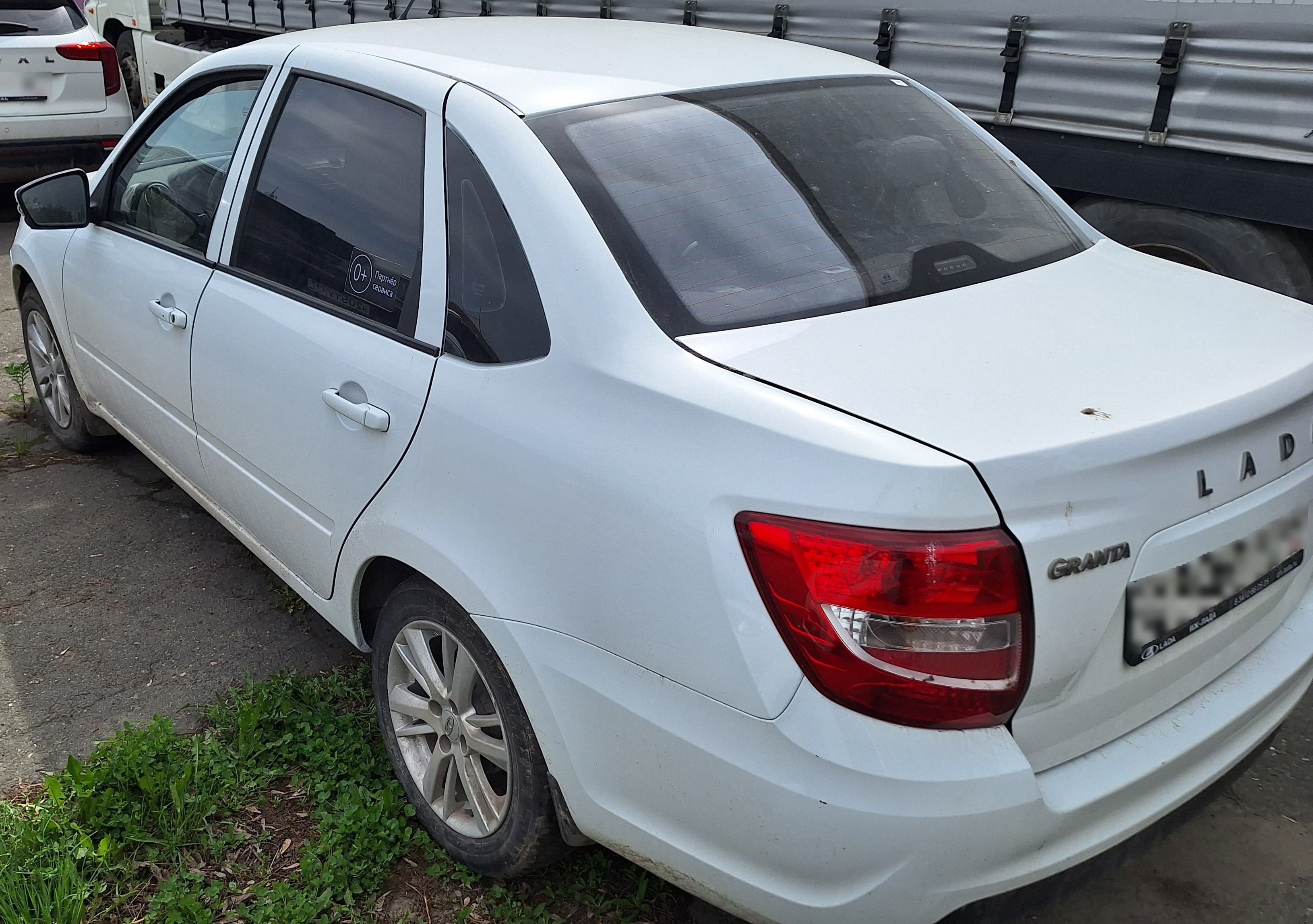 Lada Granta седан - 4