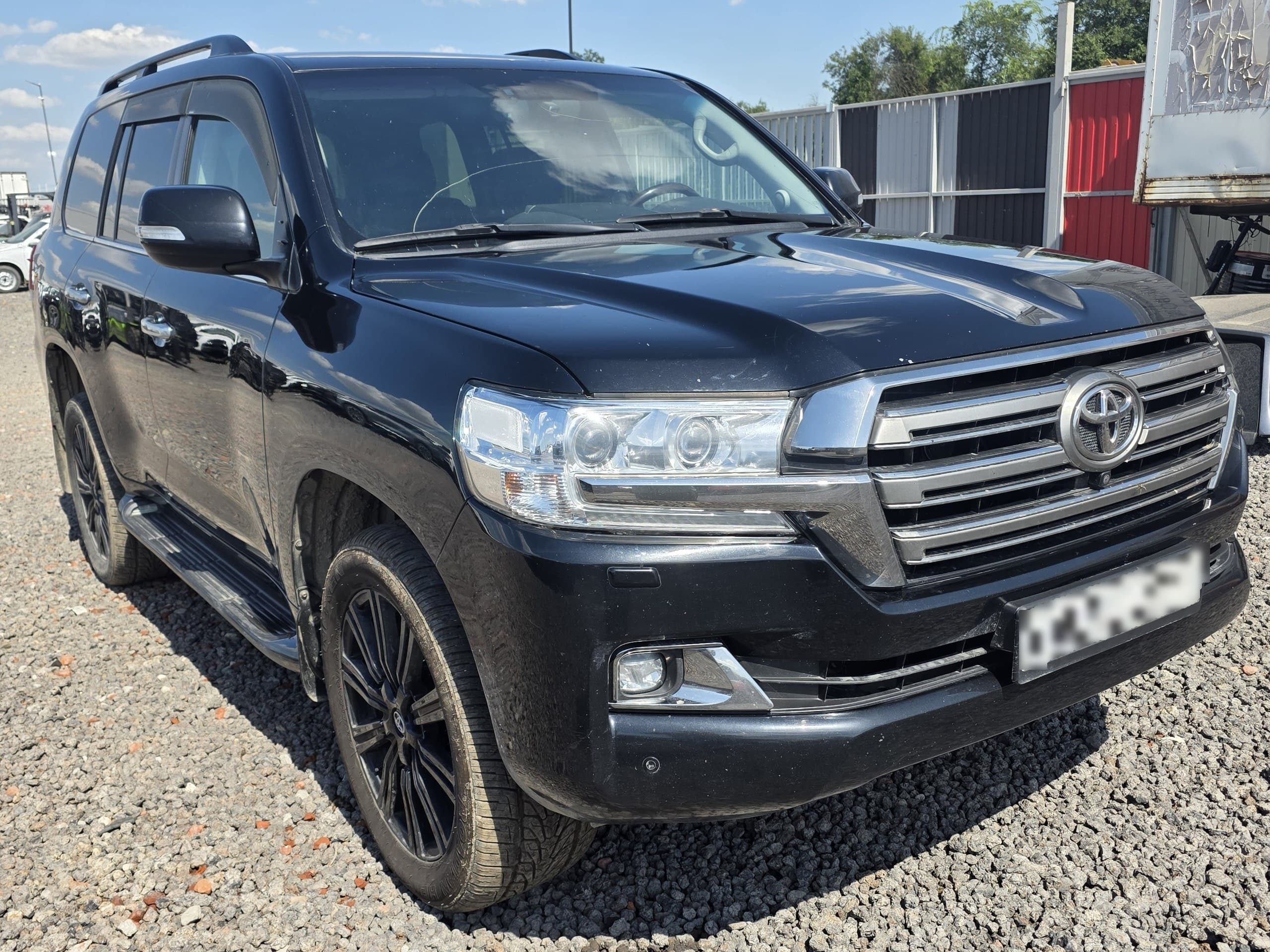 Toyota Land Cruiser 200 - 2