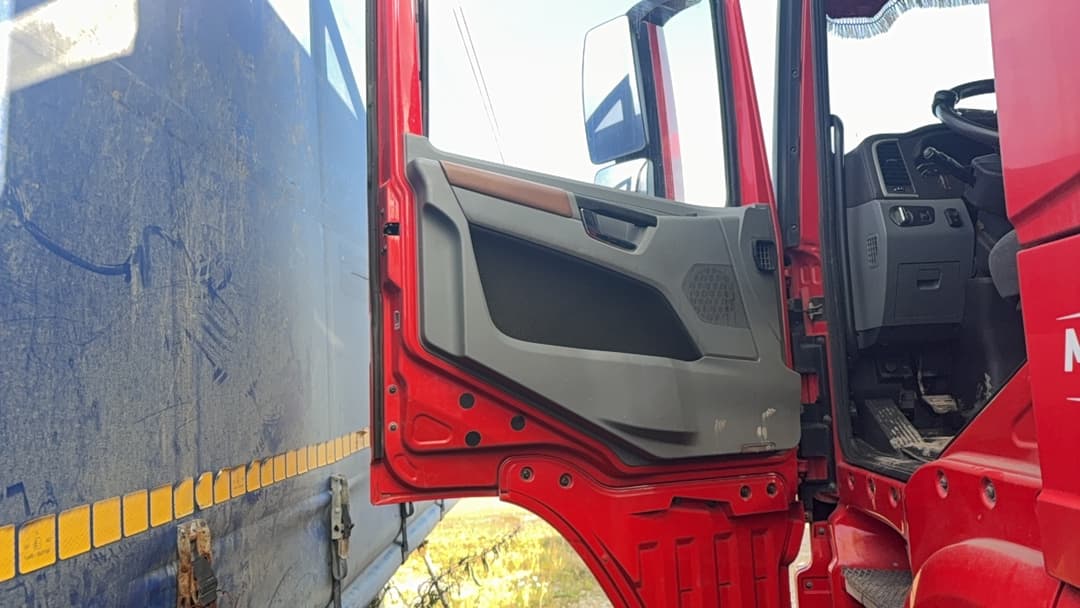 Наби SH* на шасси Shacman SX3258 6x4 Автоцистерна пищевая - 6