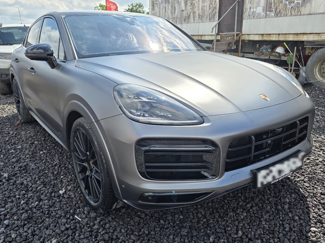 Porsche Cayenne - 2