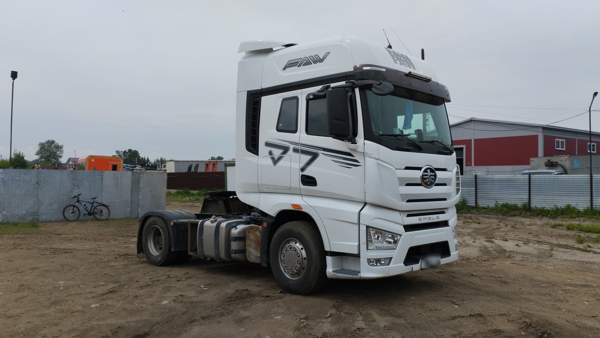FAW J7 4x2 Седельный тягач - 2
