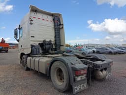 Dongfeng DFH 4x2 Седельный тягач - 4