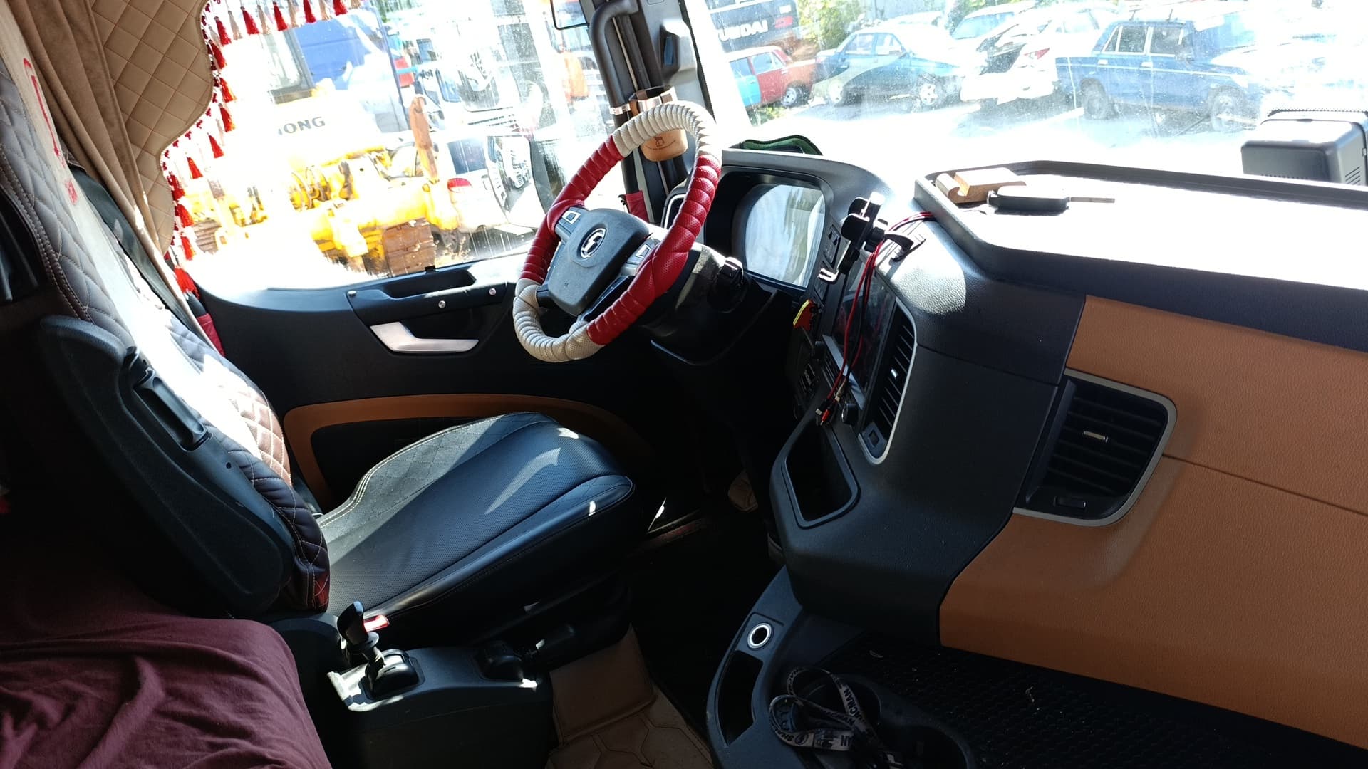 Shacman (Shaanxi) SX* 4x2 Седельный тягач - 9