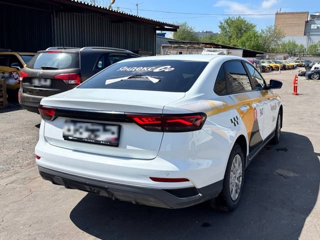 Geely Emgrand 7 - 3
