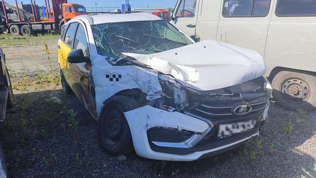 Lada Vesta SW - 2