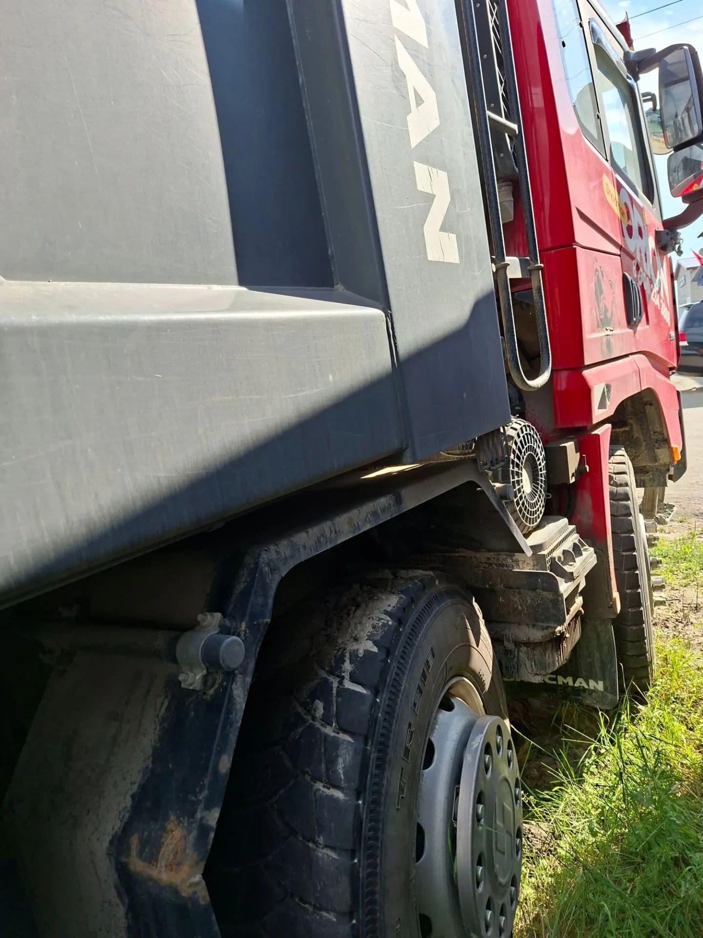 Shacman (Shaanxi) SX* 8x4 Самосвал - 3