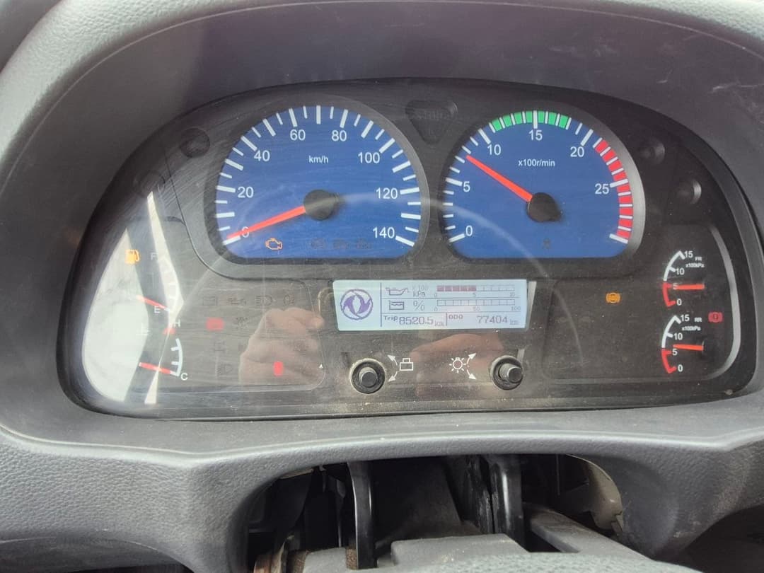 Dongfeng KC 8x4 Самосвал - 6