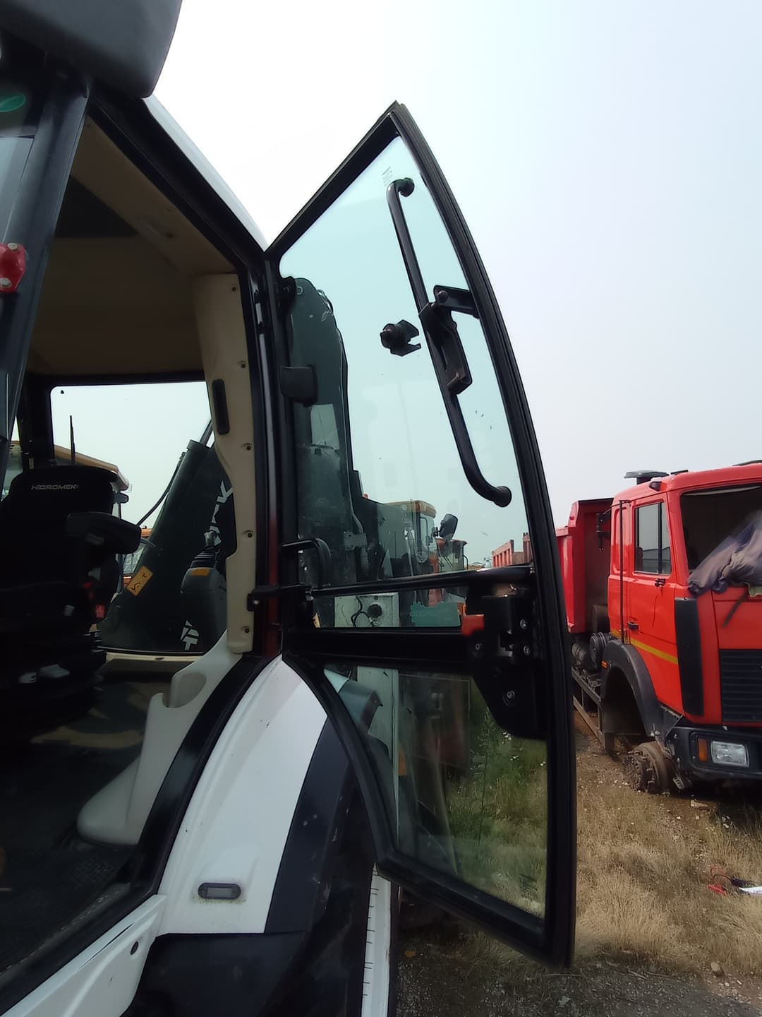 Hidromek HMK* Экскаватор-погрузчик - 6