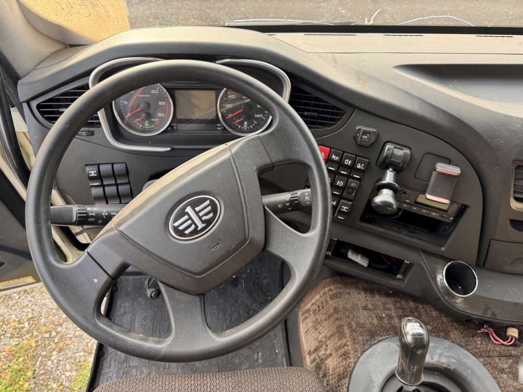 FAW J6 8x4 Самосвал - 5