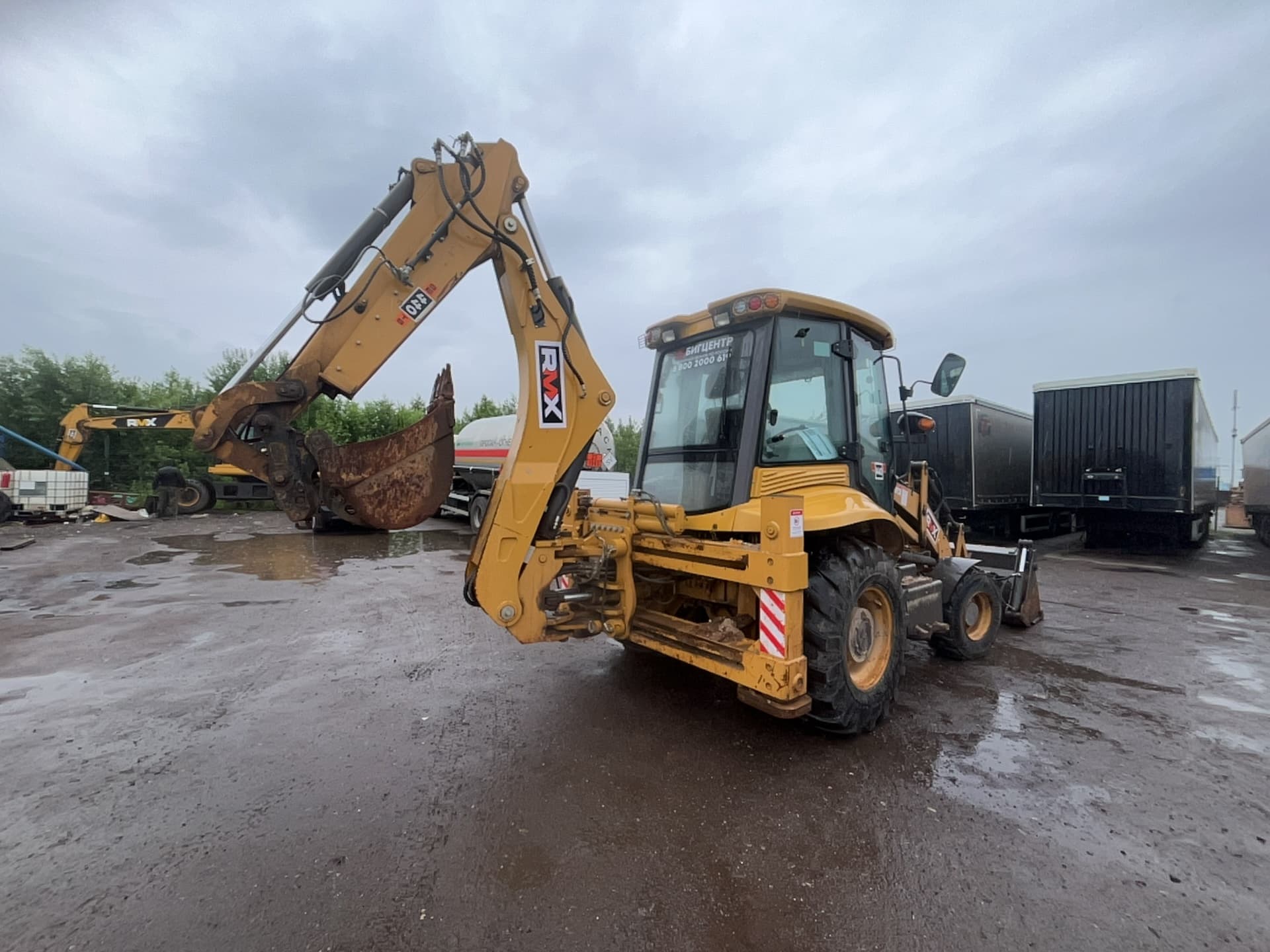 Runmax SE440 Экскаватор-погрузчик - 3