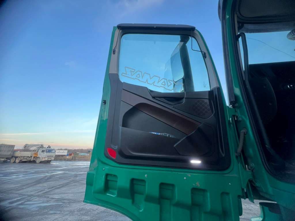 Камаз 54901 4x2 Седельный тягач - 8