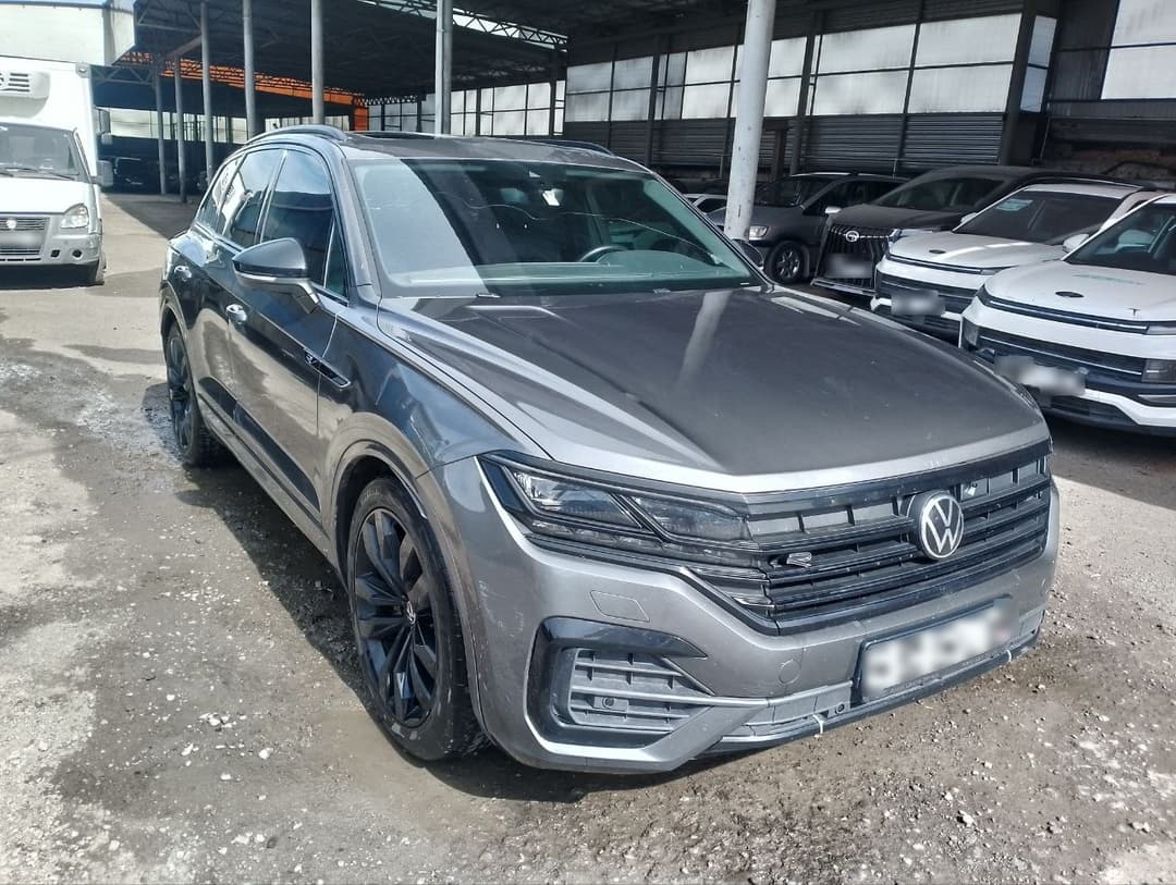 Volkswagen Touareg - 2