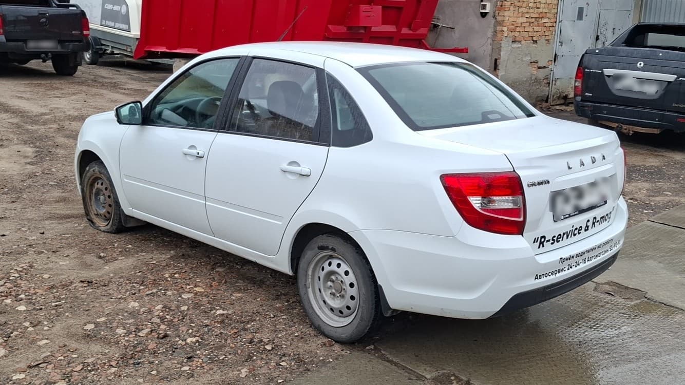 Lada Granta седан - 4