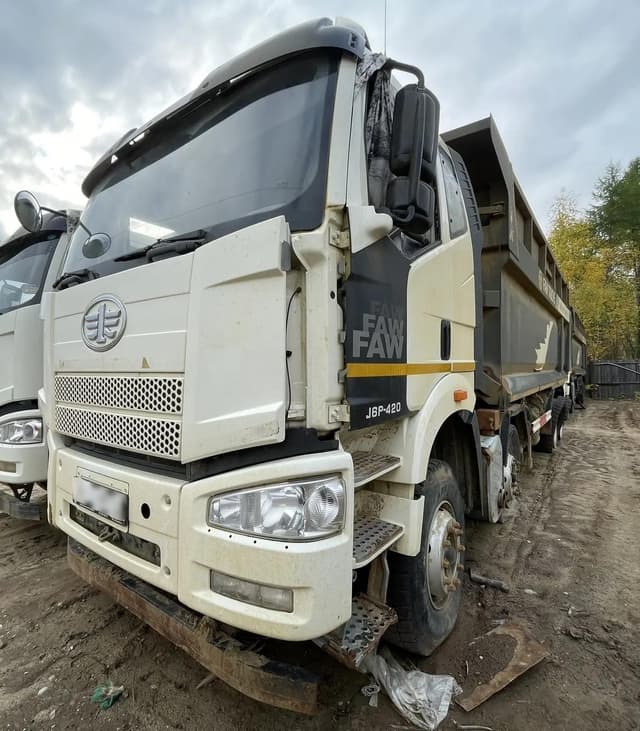 FAW CA 3310 8x4 Самосвал - 1