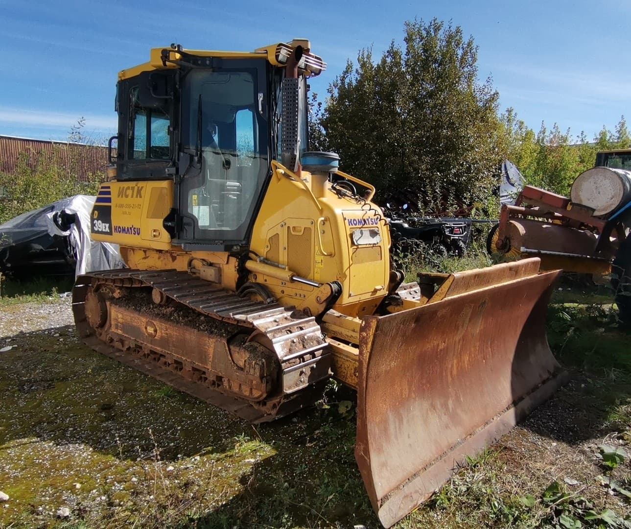 Komatsu D39EX-22 Бульдозер - 2