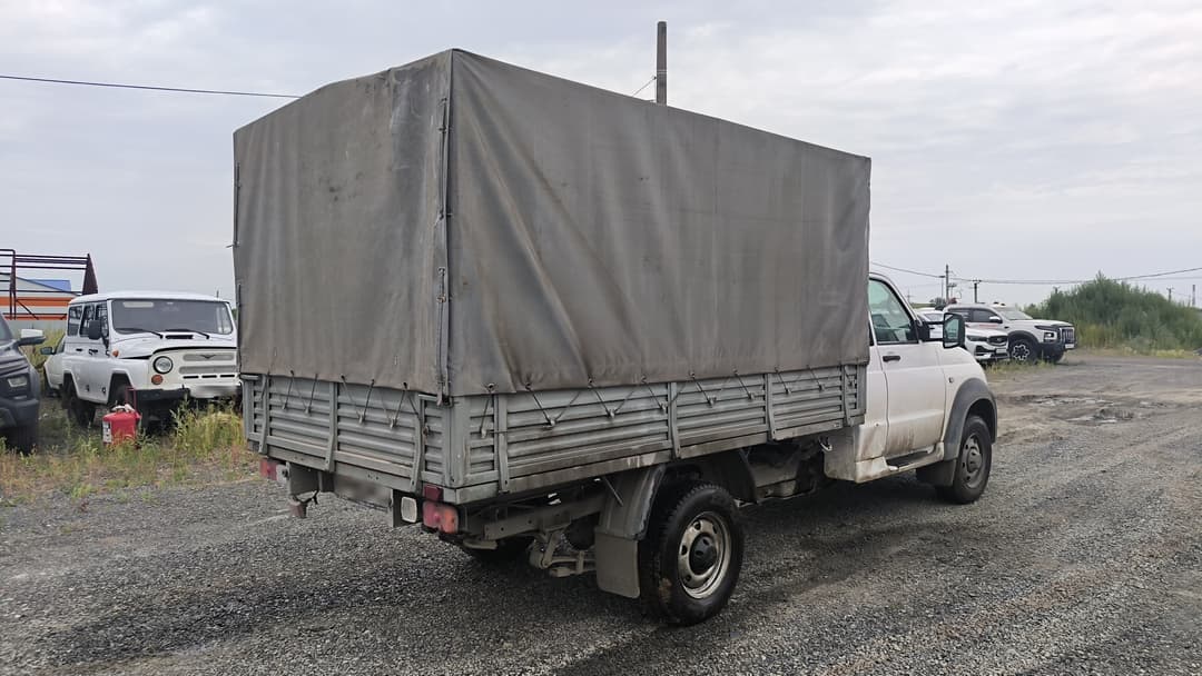 UAZ Profi - 3