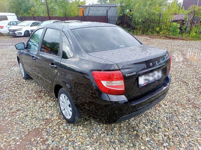 Lada Granta седан - 4