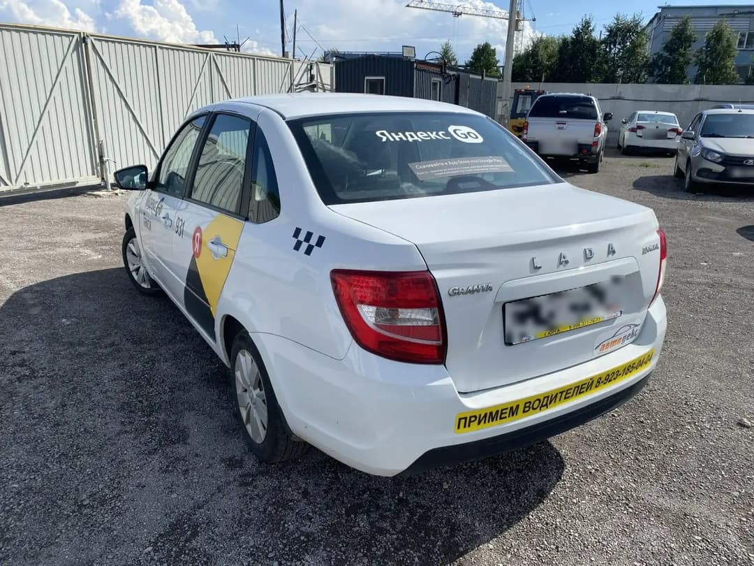 Lada Granta седан - 4
