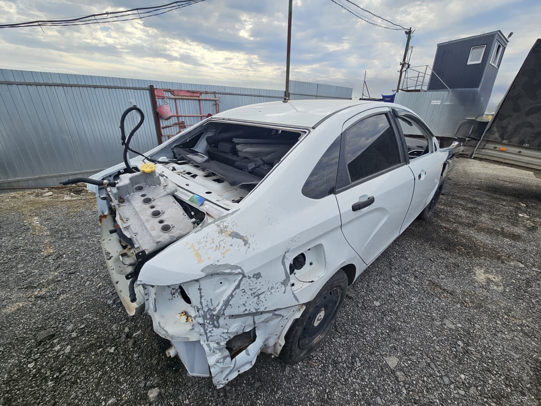 Lada Vesta седан - 3