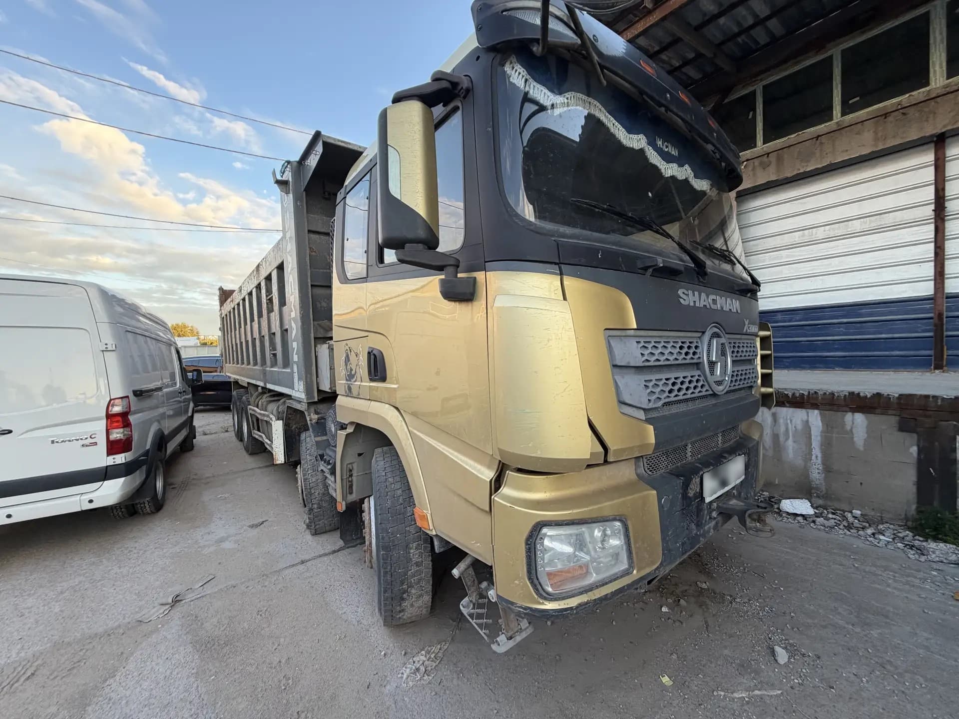 Shacman (Shaanxi) SX* 8x4 Самосвал - 2