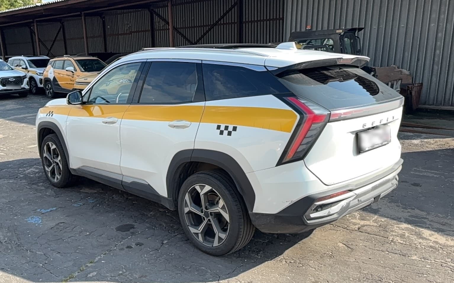 Geely Atlas - 4