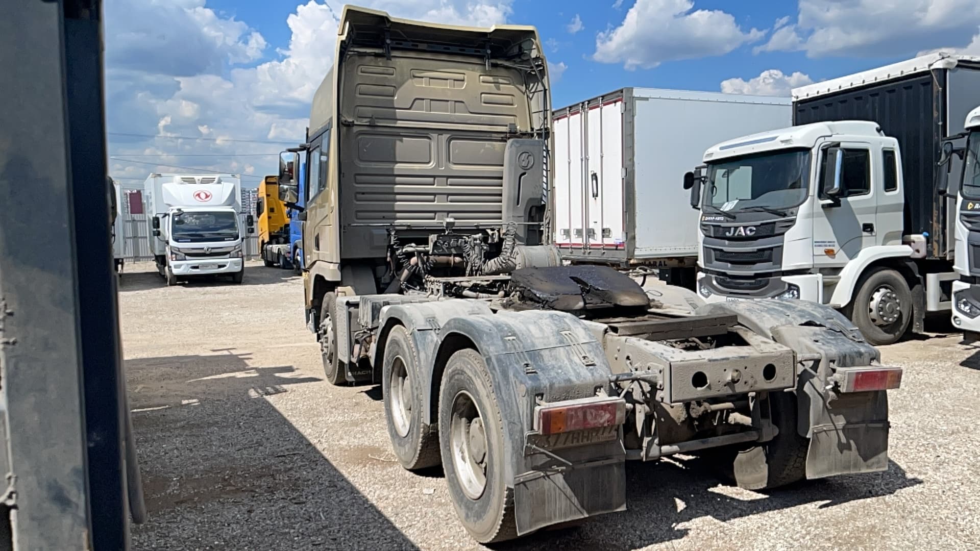 Shacman (Shaanxi) SX* 6x4 Седельный тягач - 4