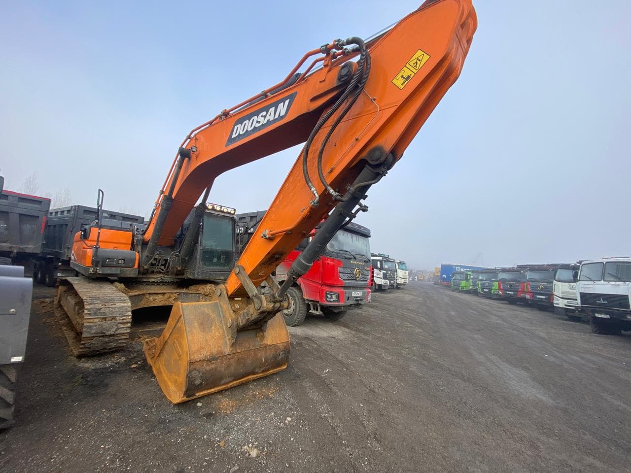 Doosan DX320 Экскаватор - 2