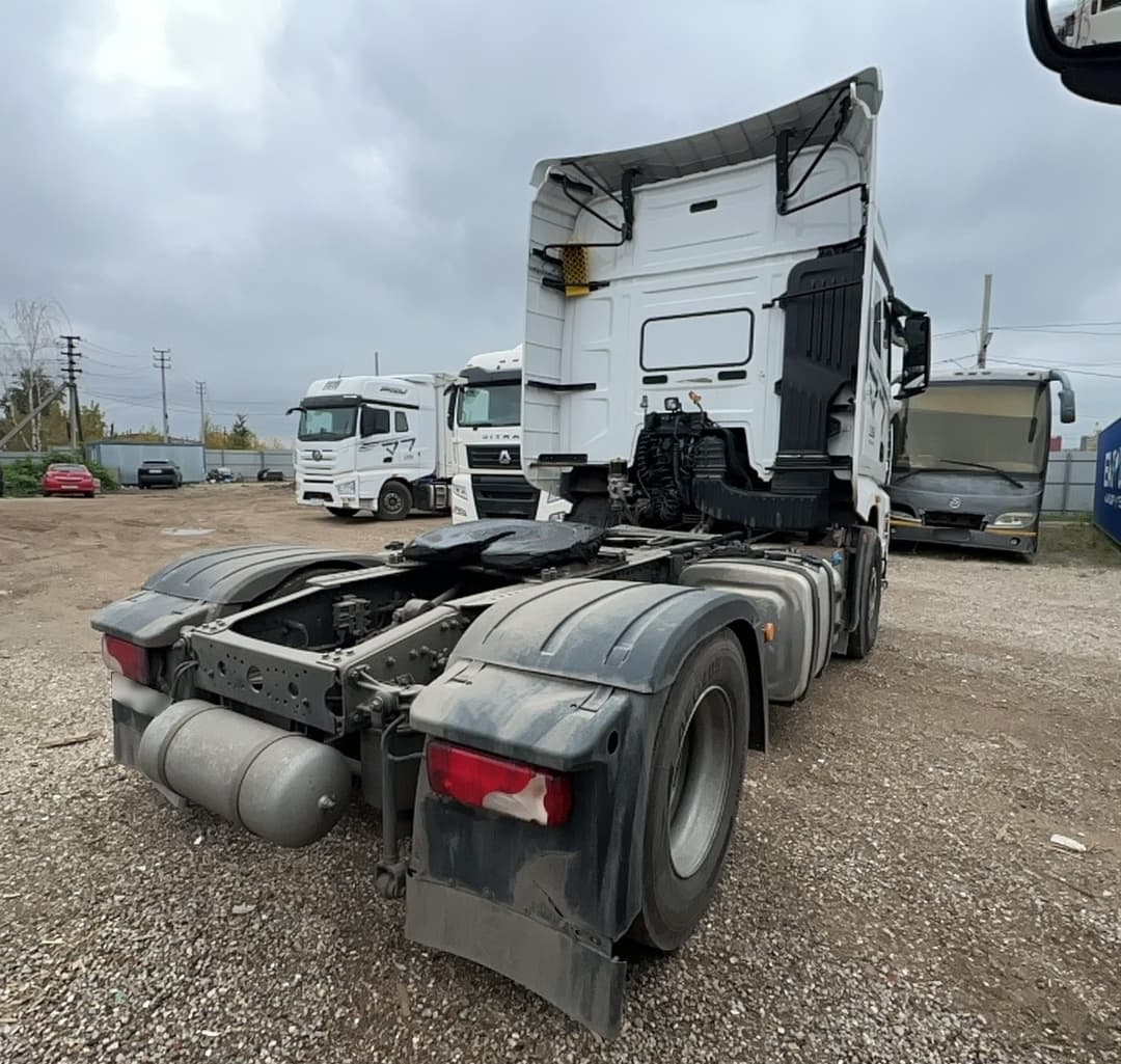 FAW J7 4x2 Седельный тягач - 3