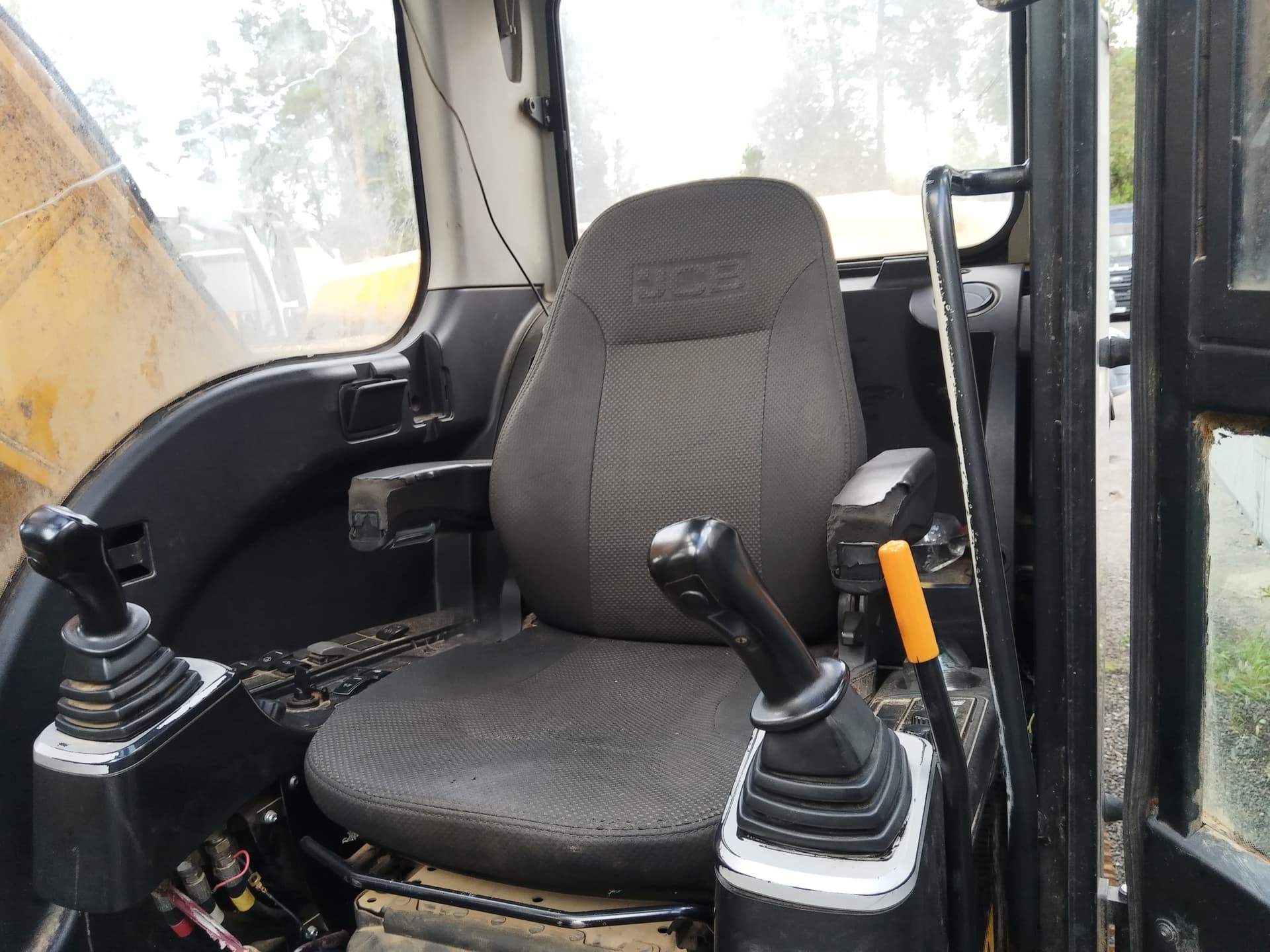 JCB JS 305 Экскаватор - 6