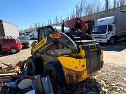 New Holland L330 Мини погрузчик - 4