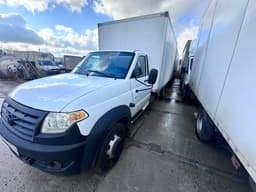 UAZ Profi - 1