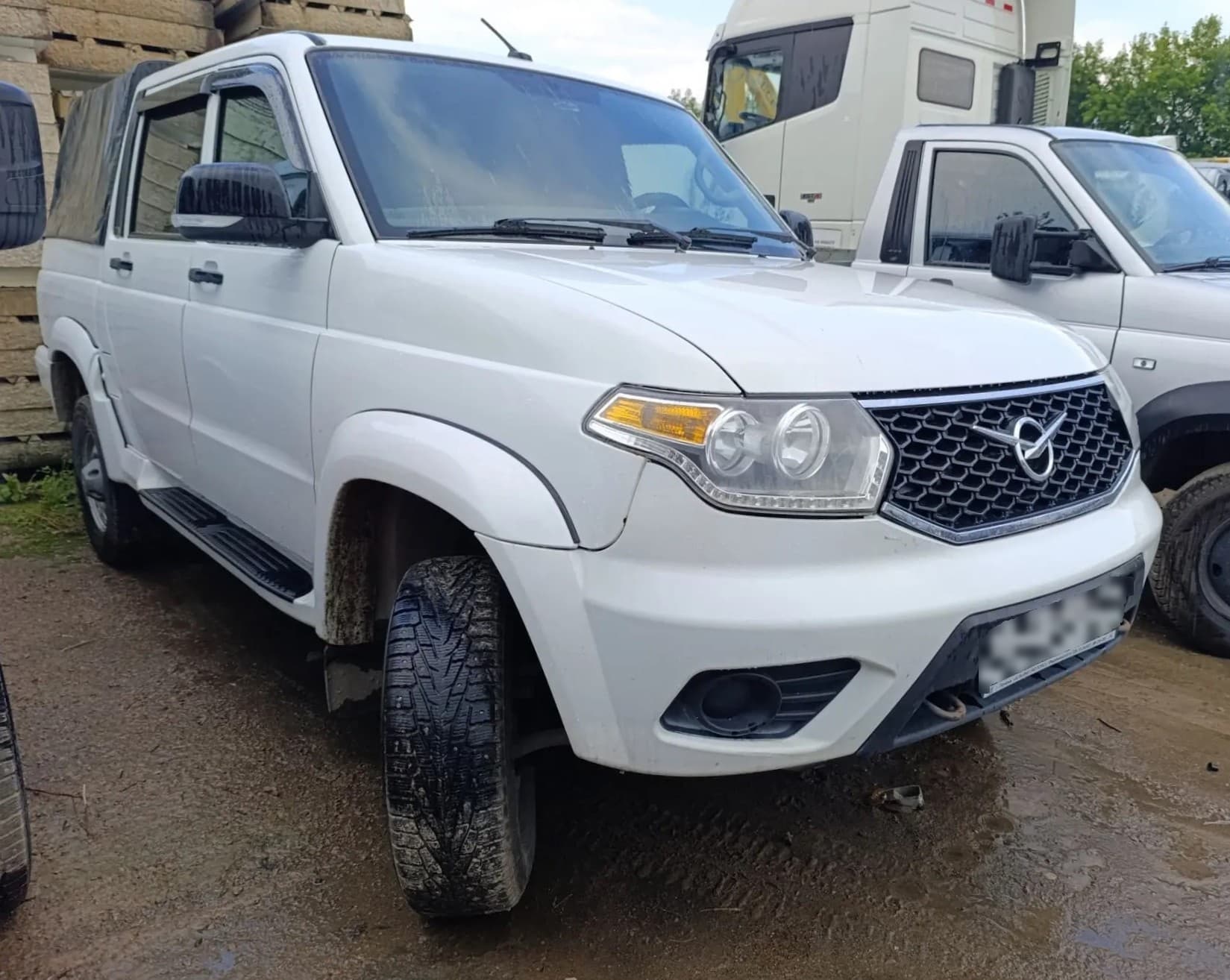 UAZ Pickup - 2