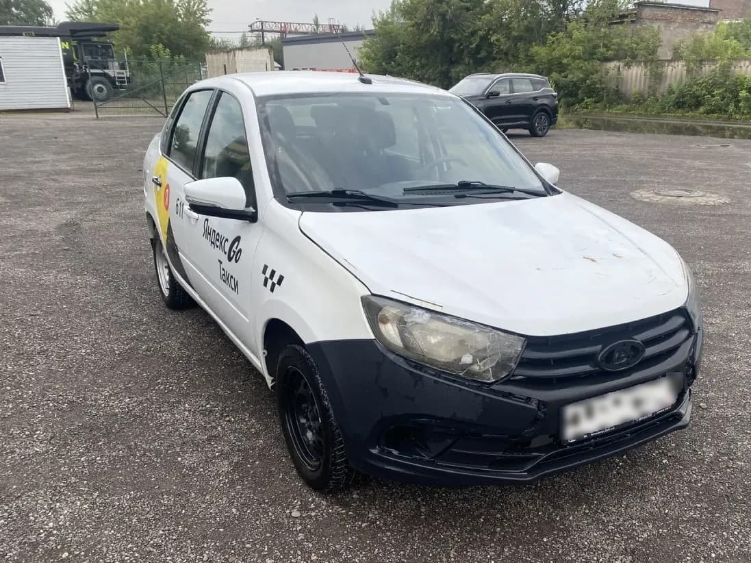 Lada Granta лифтбек - 2