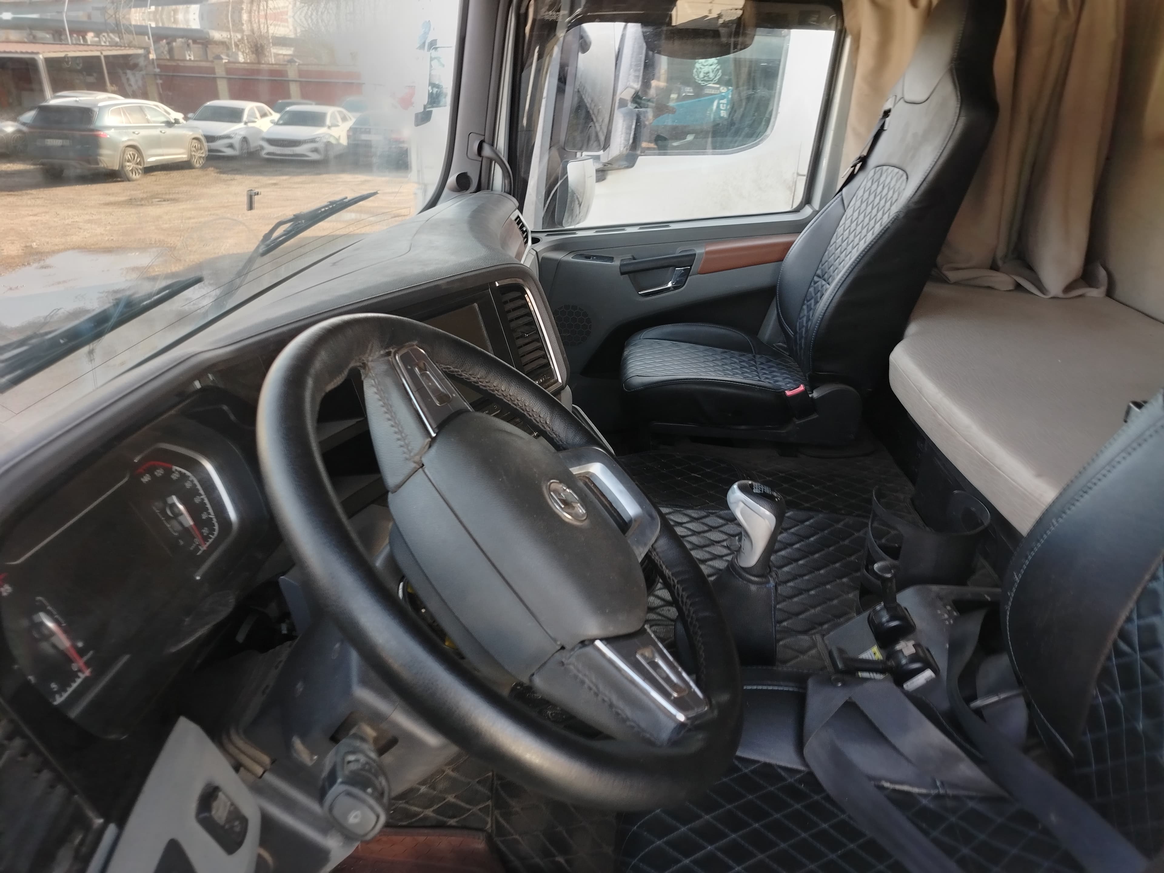 Shacman (Shaanxi) SX* 6x4 Седельный тягач - 5