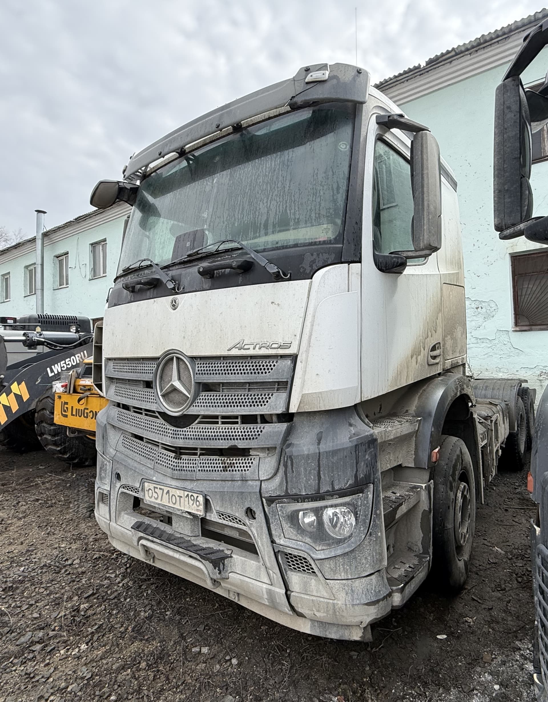 Mercedes-Benz Actros 6x4 Седельный тягач - 1
