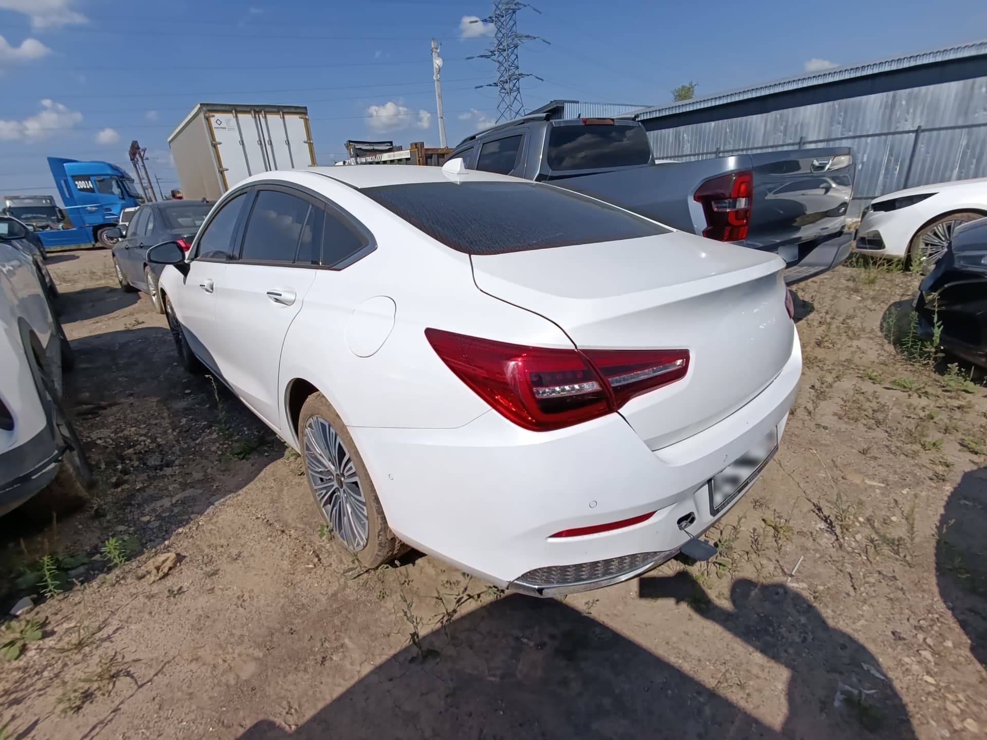 Hongqi H5 - 4