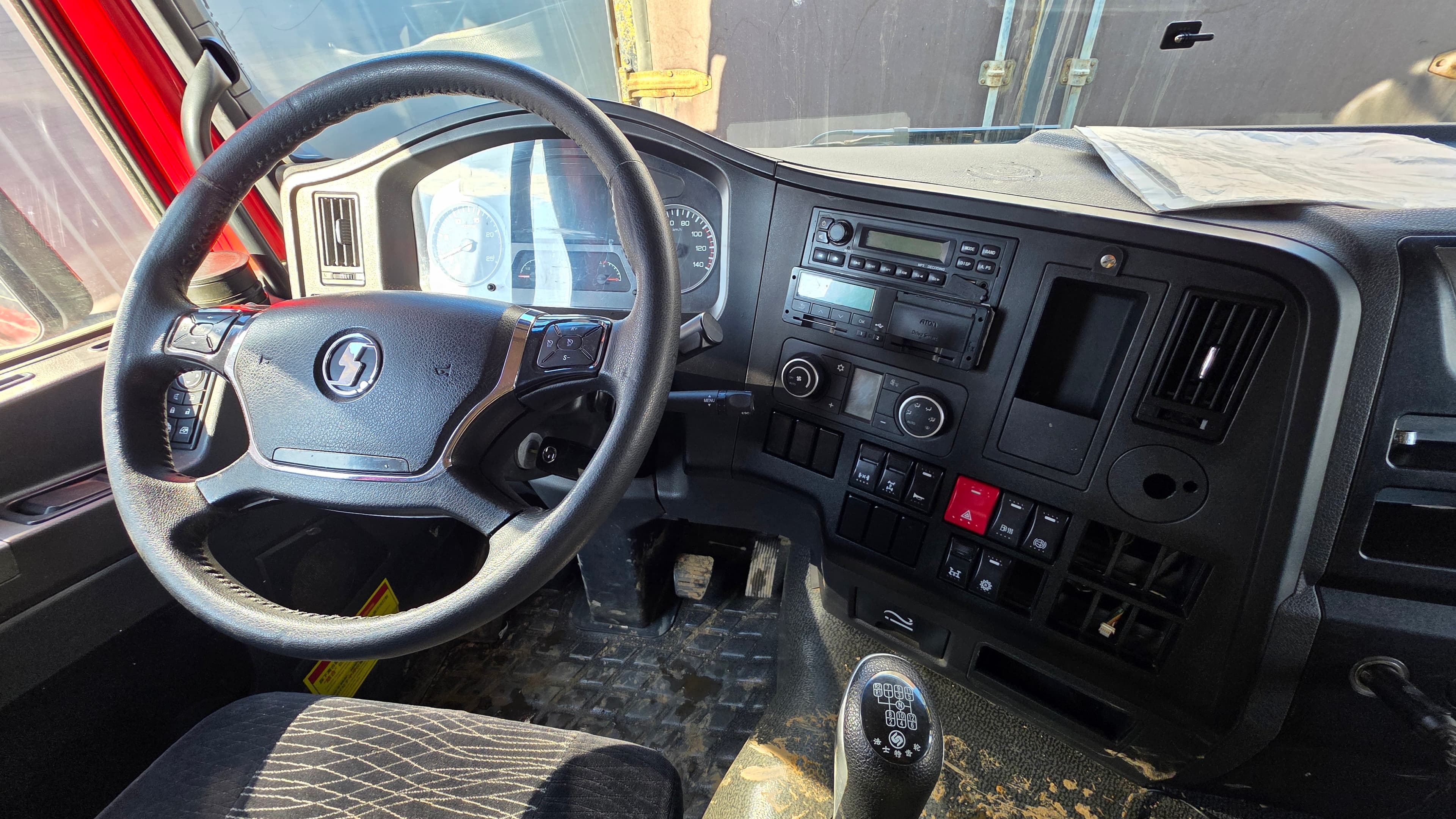 Shacman (Shaanxi) SX* 6x4 Самосвал - 5