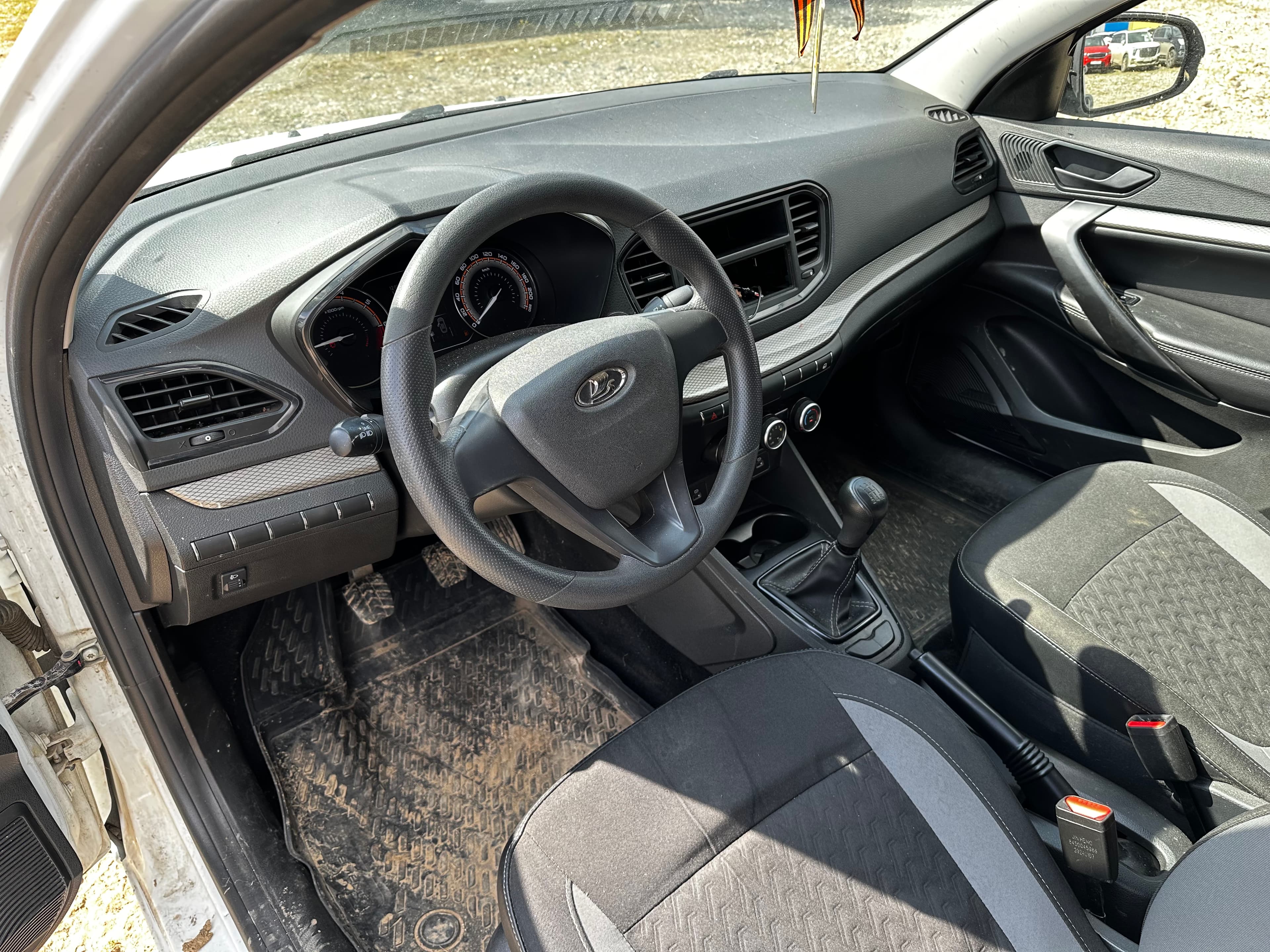 Lada Vesta седан - 5