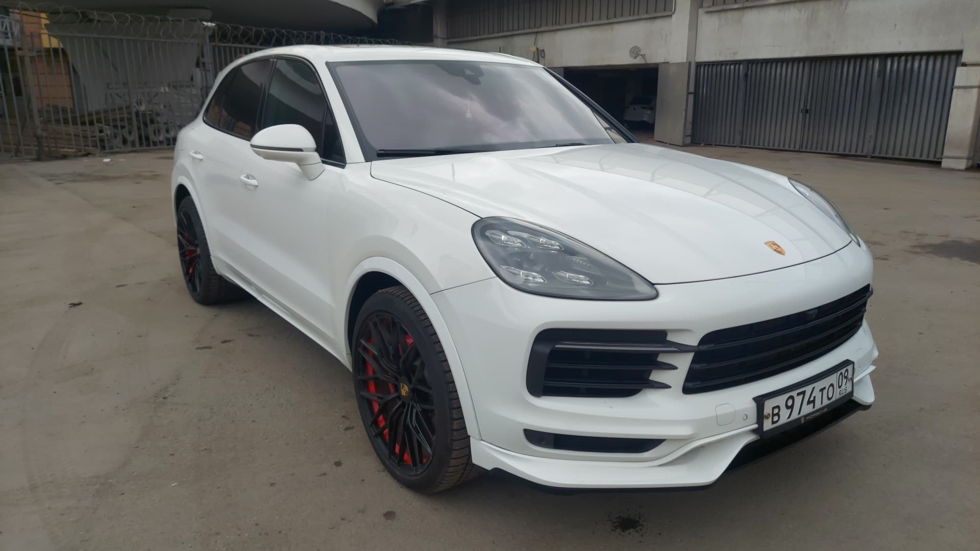 Porsche Cayenne - 2