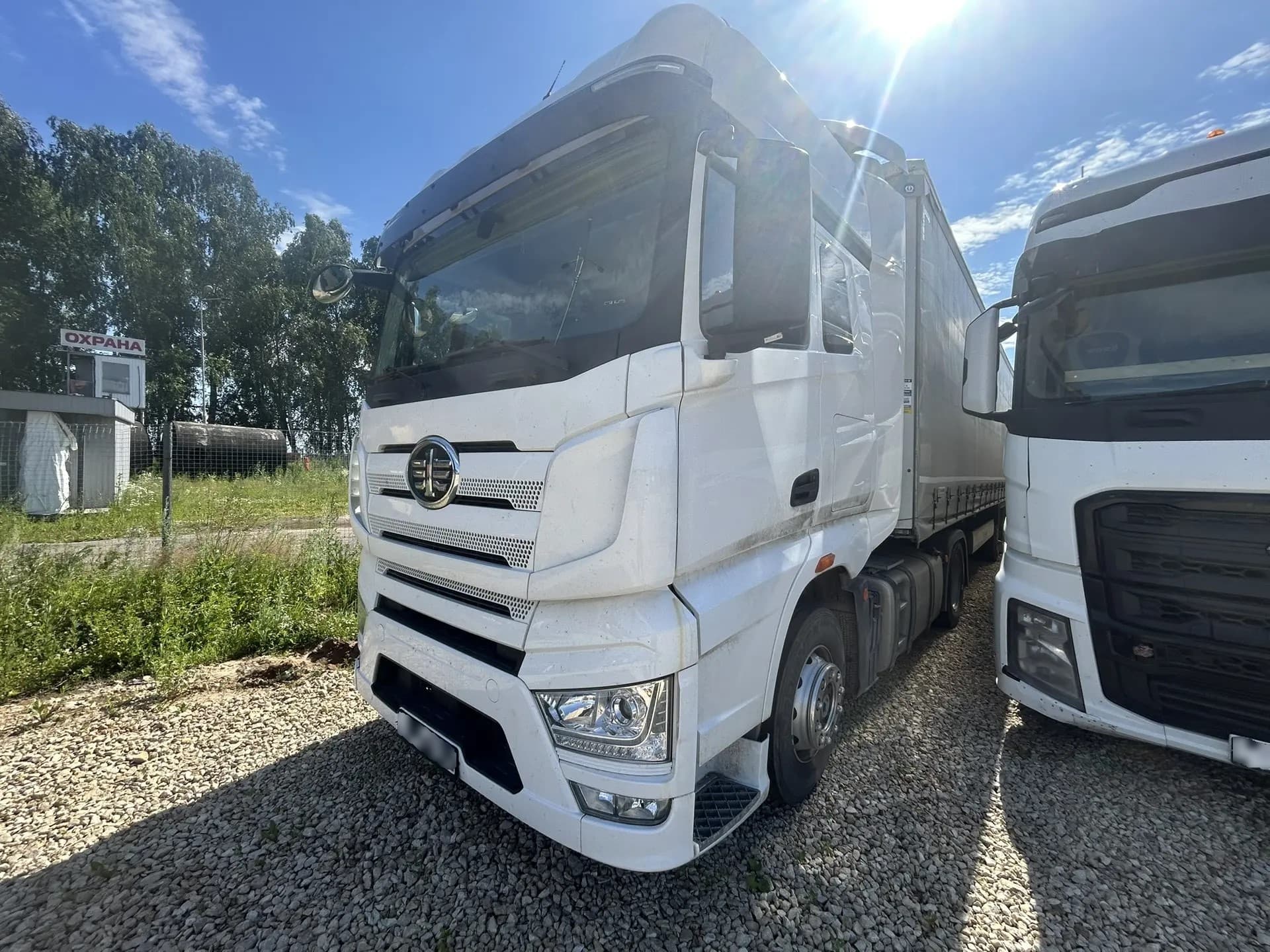FAW J7 4x2 Седельный тягач - 1