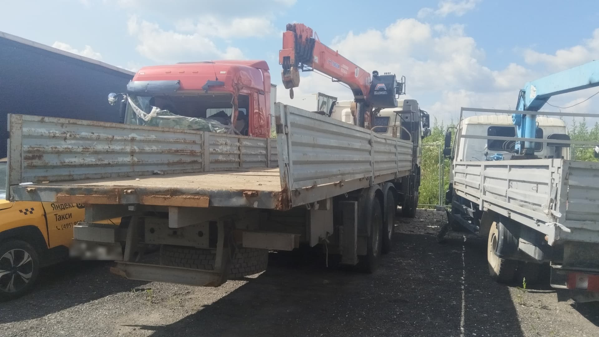 Айсин W0* на шасси FAW CA 3250 6X4 Бортовой с КМУ - 3