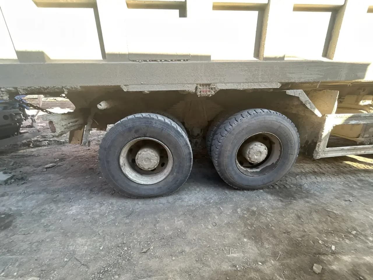 Howo ZZ* 8x4 Самосвал - 9