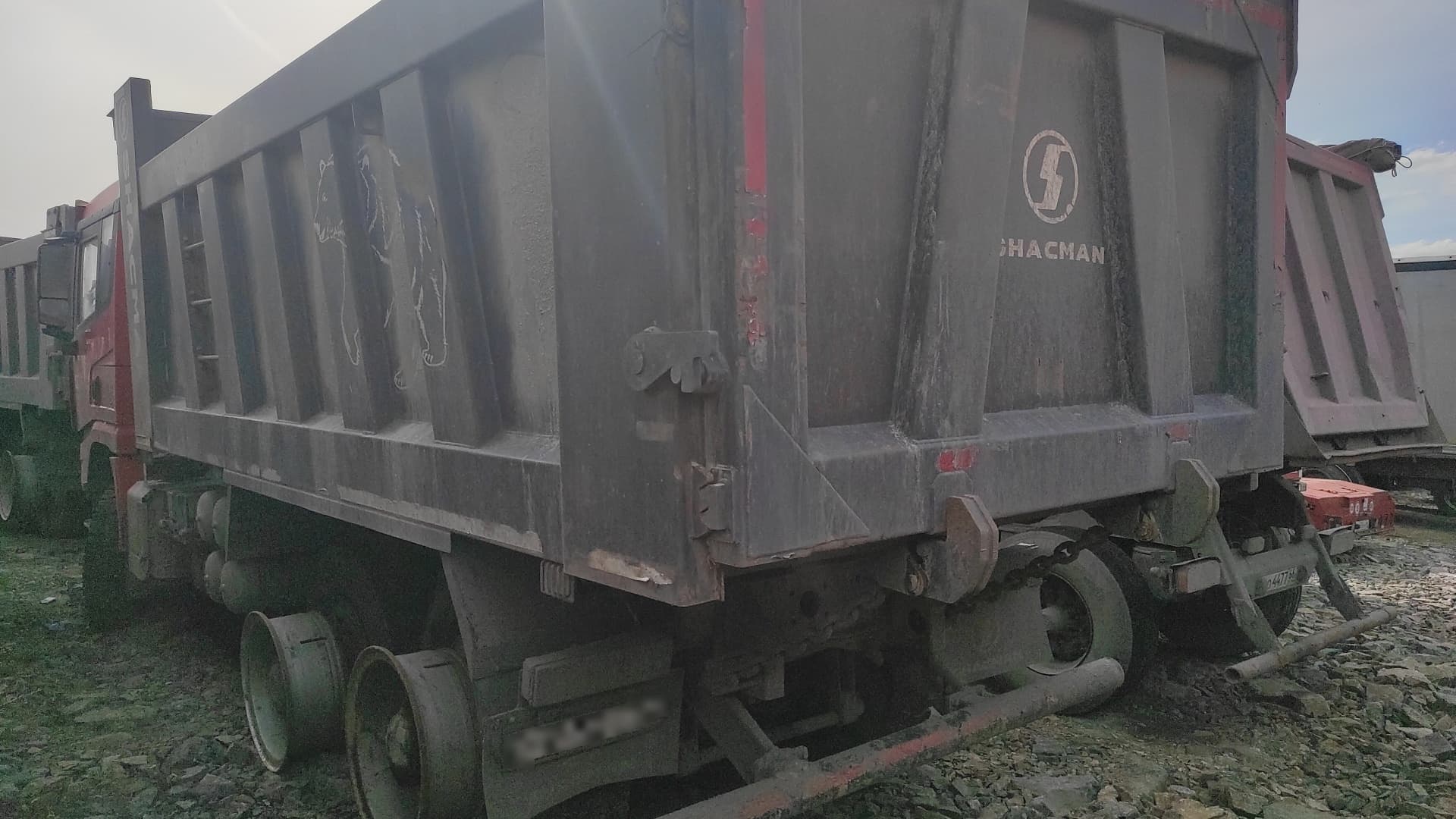 Shacman (Shaanxi) SX* 6x6 Самосвал - 4