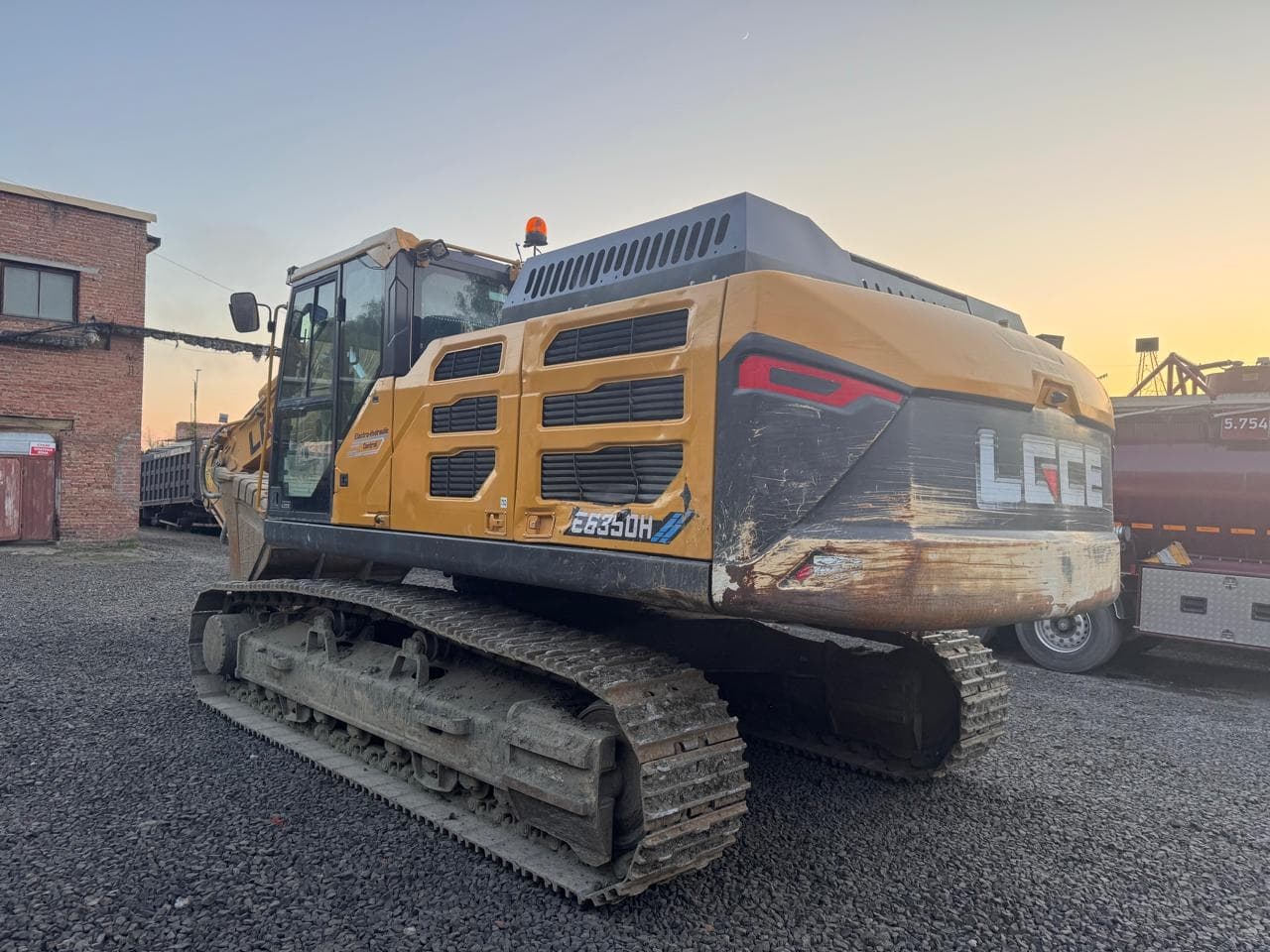 Lgce E6350 Экскаватор - 4