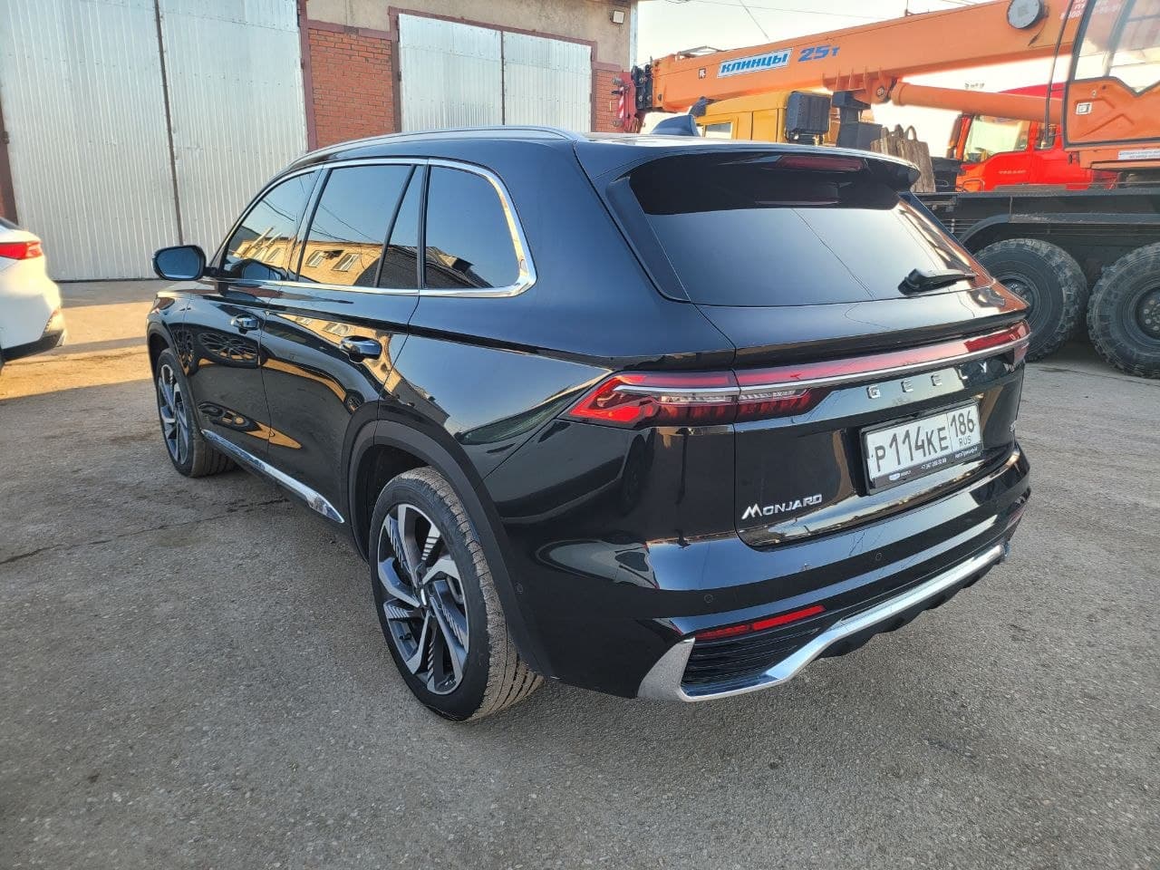 Geely Monjaro - 4