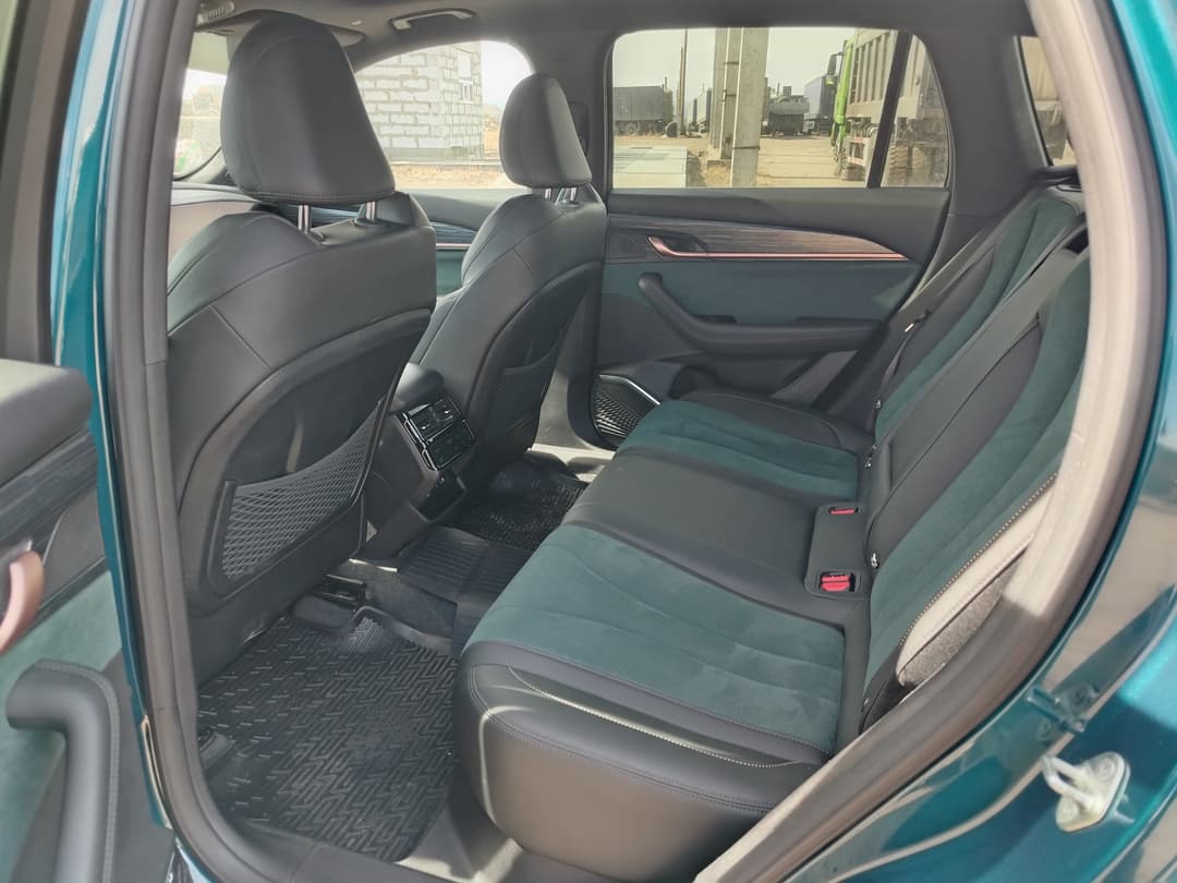 Geely Monjaro - 9