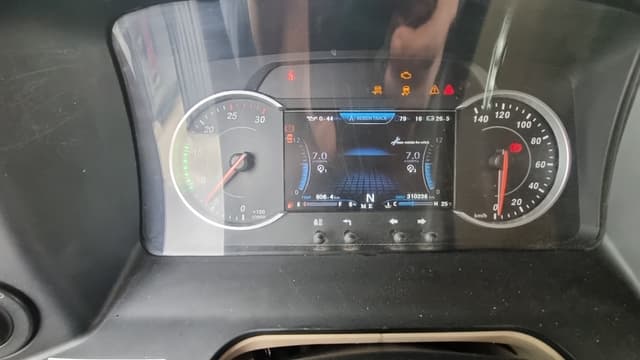 Beiben BBTR* 4x2 Седельный тягач - 7
